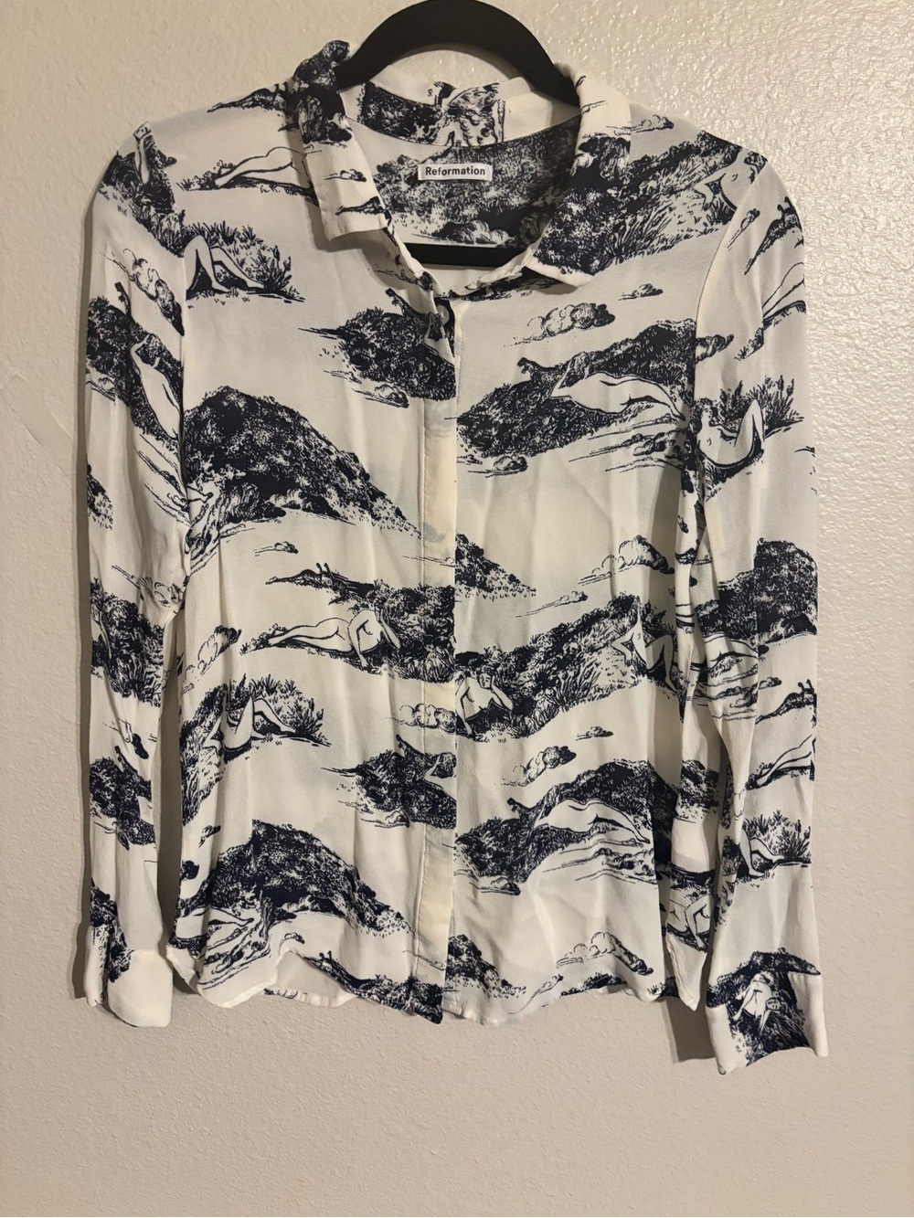 Reformation Violet Top with a Black and White Paradiso Print